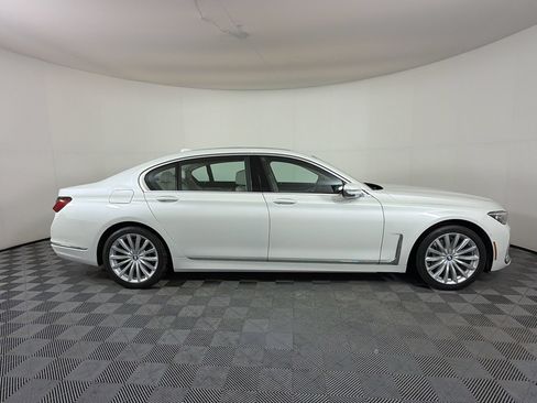 Used 2020 BMW 740i RWD image 9