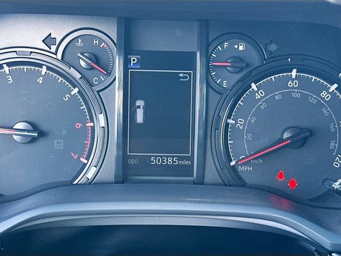 Used 2022 Toyota 4Runner SR5 image 12