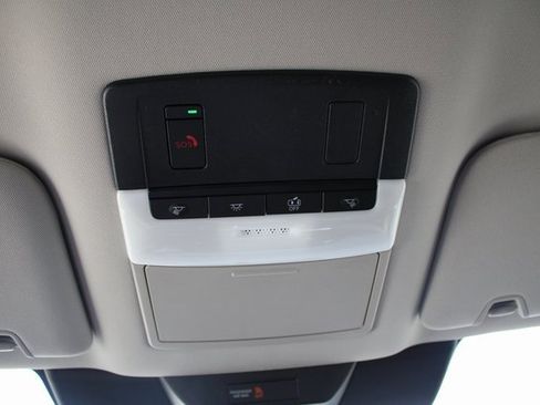 New 2025 Nissan Pathfinder SV w/ Black Appearance Package image 16