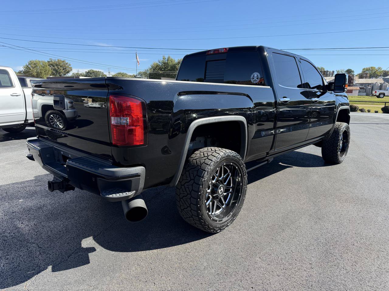 Used 2015 GMC Sierra 2500 Denali w/ Duramax Plus Package AWD/4WD image 4