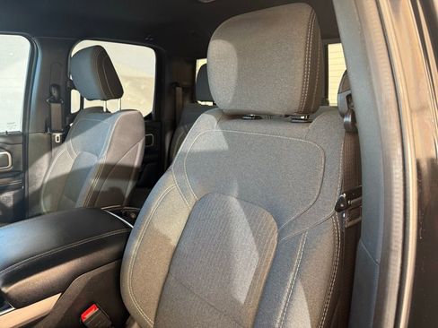 Used 2021 RAM 1500 Big Horn image 32