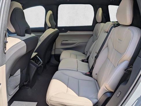 New 2026 Volvo EX90 Plus AWD/4WD image 17