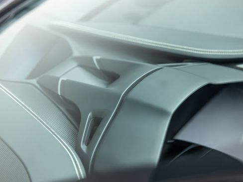 Used 2024 Ferrari SF90 Spider image 44