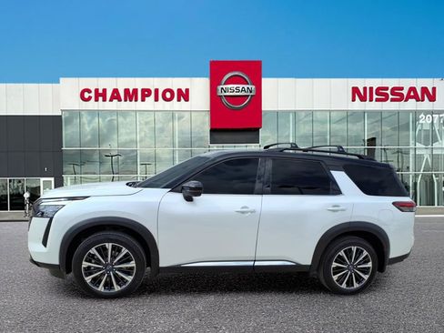 New 2026 Nissan Pathfinder Platinum w/ Lighting Package image 4