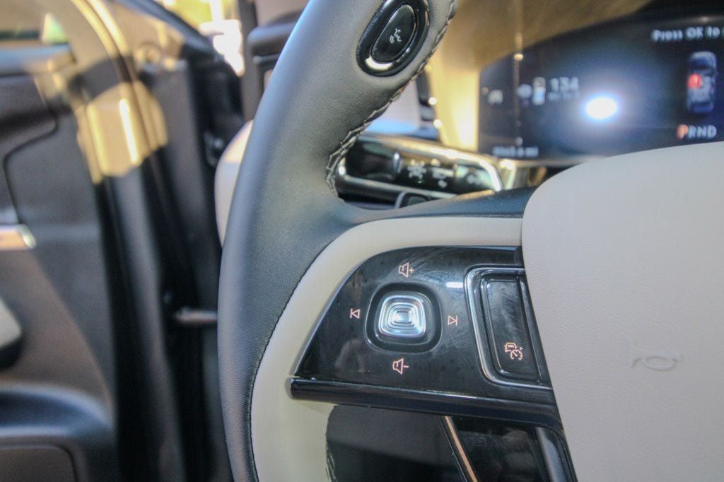 Used 2025 Lincoln Corsair AWD w/ Equipment Group 101A image 22