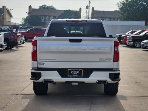 Used 2024 Chevrolet Silverado 1500 High Country w/ Technology Package RWD image 14