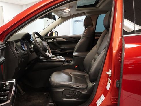 Used 2019 MAZDA CX-9 Touring w/ Touring Premium Package image 6
