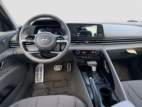 Certified 2026 Hyundai Elantra Sport FWD image 21