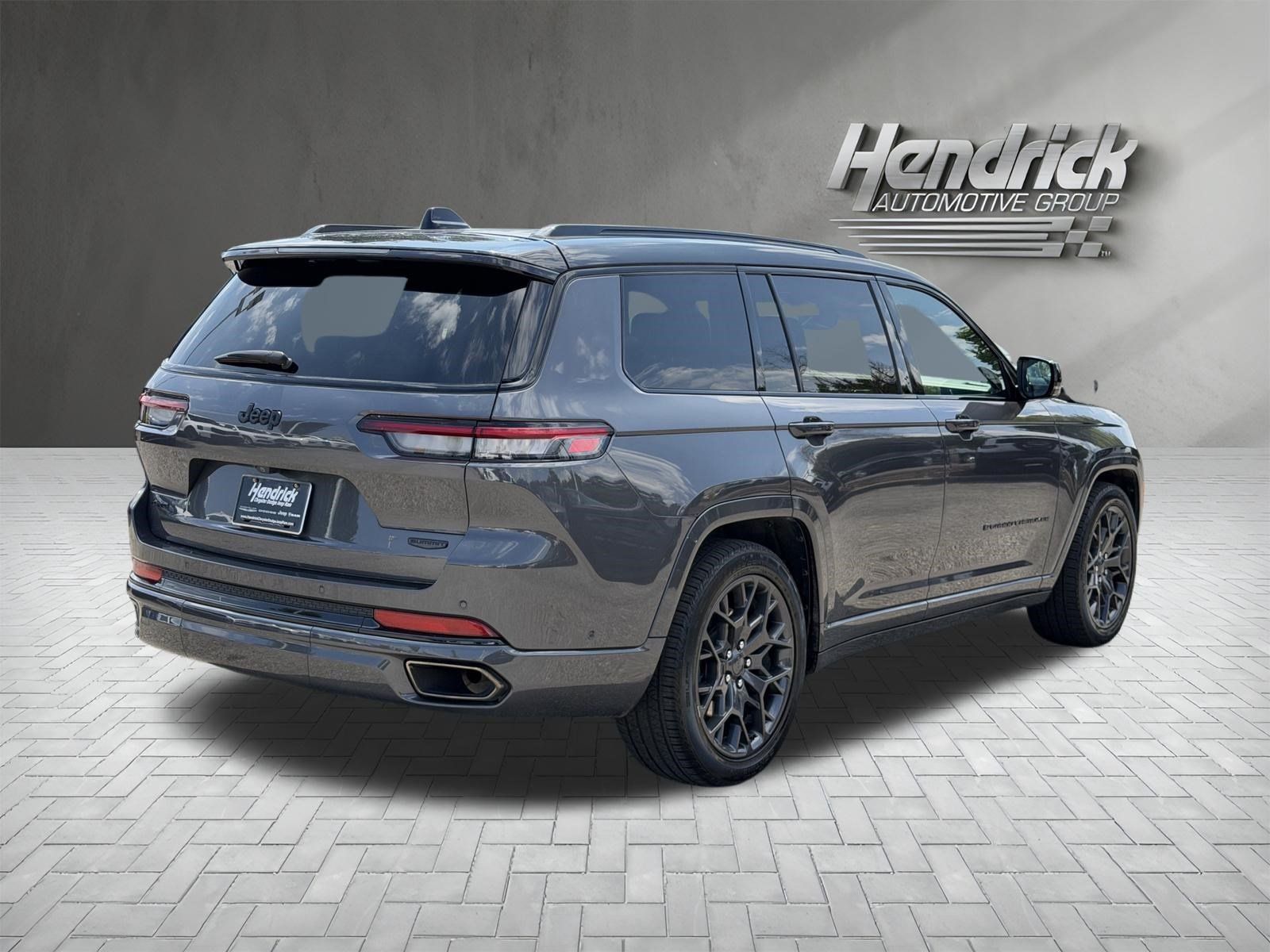 Used 2025 Jeep Grand Cherokee L Summit w/ Obsidian Package AWD/4WD image 10
