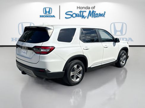 Certified 2025 Honda Pilot EX-L image 7