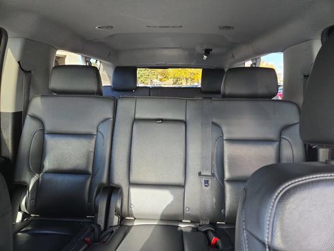 Used 2020 Chevrolet Suburban LT image 22
