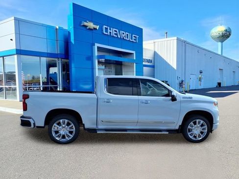 New 2026 Chevrolet Silverado 1500 High Country AWD/4WD image 2