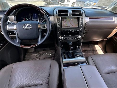 Used 2018 Lexus GX 460 Premium w/ Premium Package AWD/4WD image 17