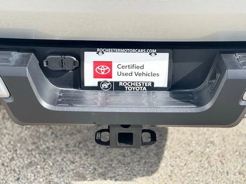Used 2024 Toyota Tacoma SR5 AWD/4WD image 45