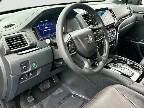 Used 2022 Honda Pilot Black Edition image 9