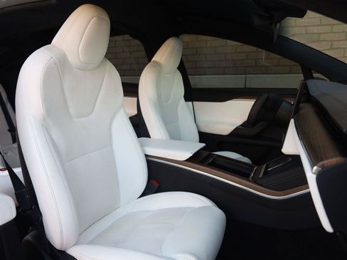 Used 2023 Tesla Model X AWD/4WD image 27
