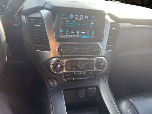 Used 2018 Chevrolet Suburban LT image 23