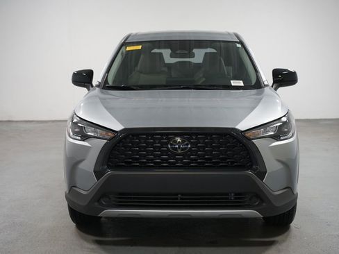 Certified 2025 Toyota Corolla Cross L image 2