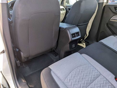 Used 2022 Chevrolet Equinox LS AWD/4WD image 16