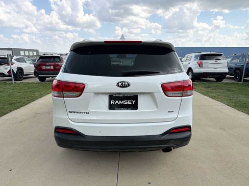 Used 2016 Kia Sorento AWD w/ LX Convenience Package image 5