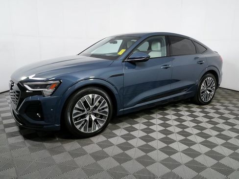 Certified 2024 Audi Q8 e-tron Prestige image 29
