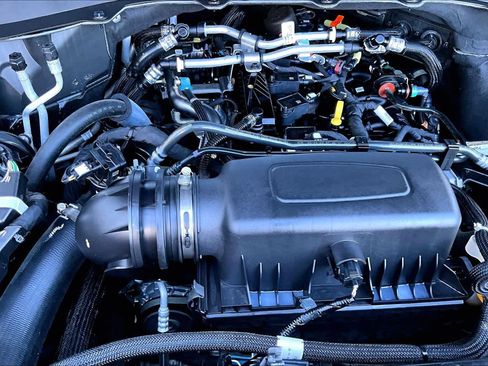 Used 2024 Ford Explorer XLT image 35