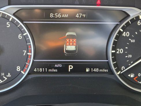 Used 2022 Nissan Pathfinder SV image 24