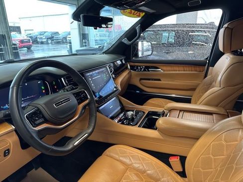 Used 2023 Jeep Grand Wagoneer L Series III w/ HD Trailer Tow Package image 10