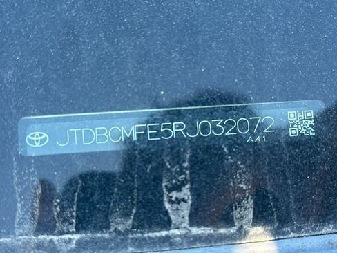 Used 2024 Toyota Corolla XLE image 3