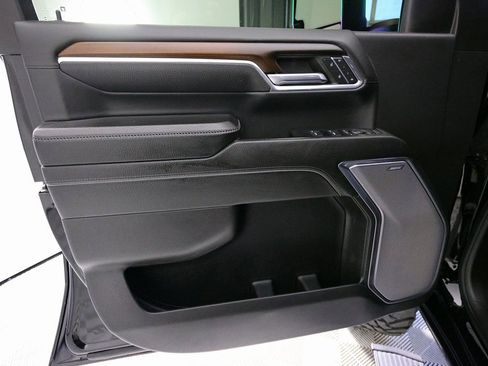 Used 2024 GMC Sierra 2500 Denali w/ Denali Reserve Package image 15