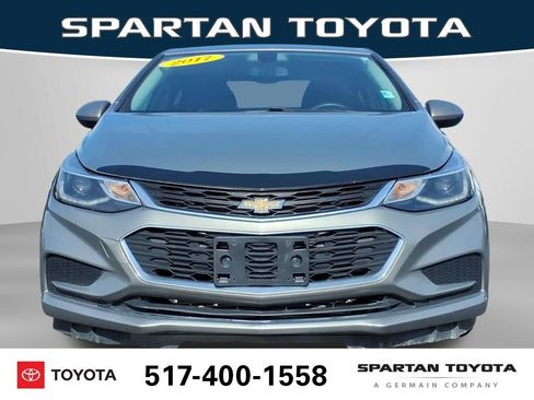 Used 2017 Chevrolet Cruze LT image 3