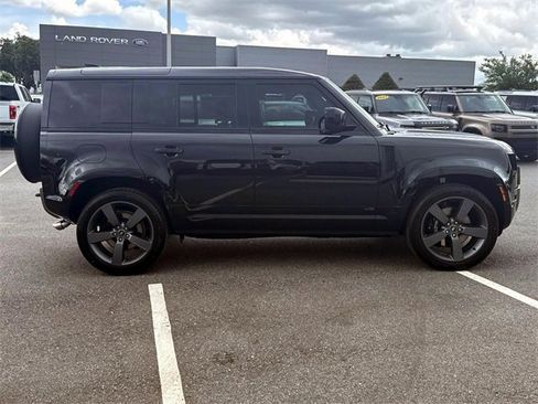 New 2025 Land Rover Defender 110 V8 image 7