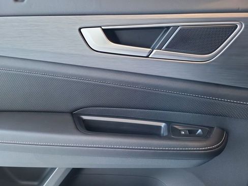 New 2026 Volkswagen Atlas Cross Sport SE image 15