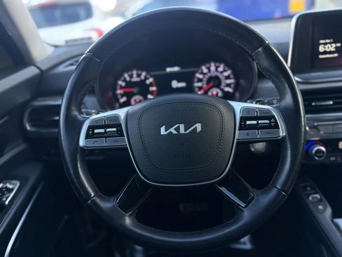 Used 2022 Kia Telluride SX w/ SX Prestige Package image 2