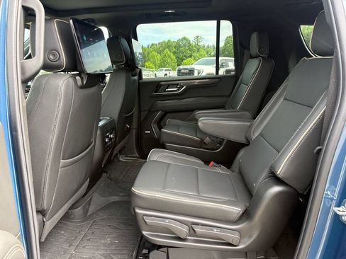 Used 2026 GMC Yukon XL Elevation w/ Elevation Premium Package AWD/4WD image 11