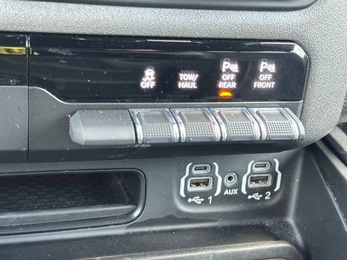 Used 2023 RAM 1500 Big Horn image 33
