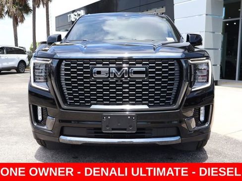 Used 2023 GMC Yukon Denali Ultimate AWD/4WD image 3