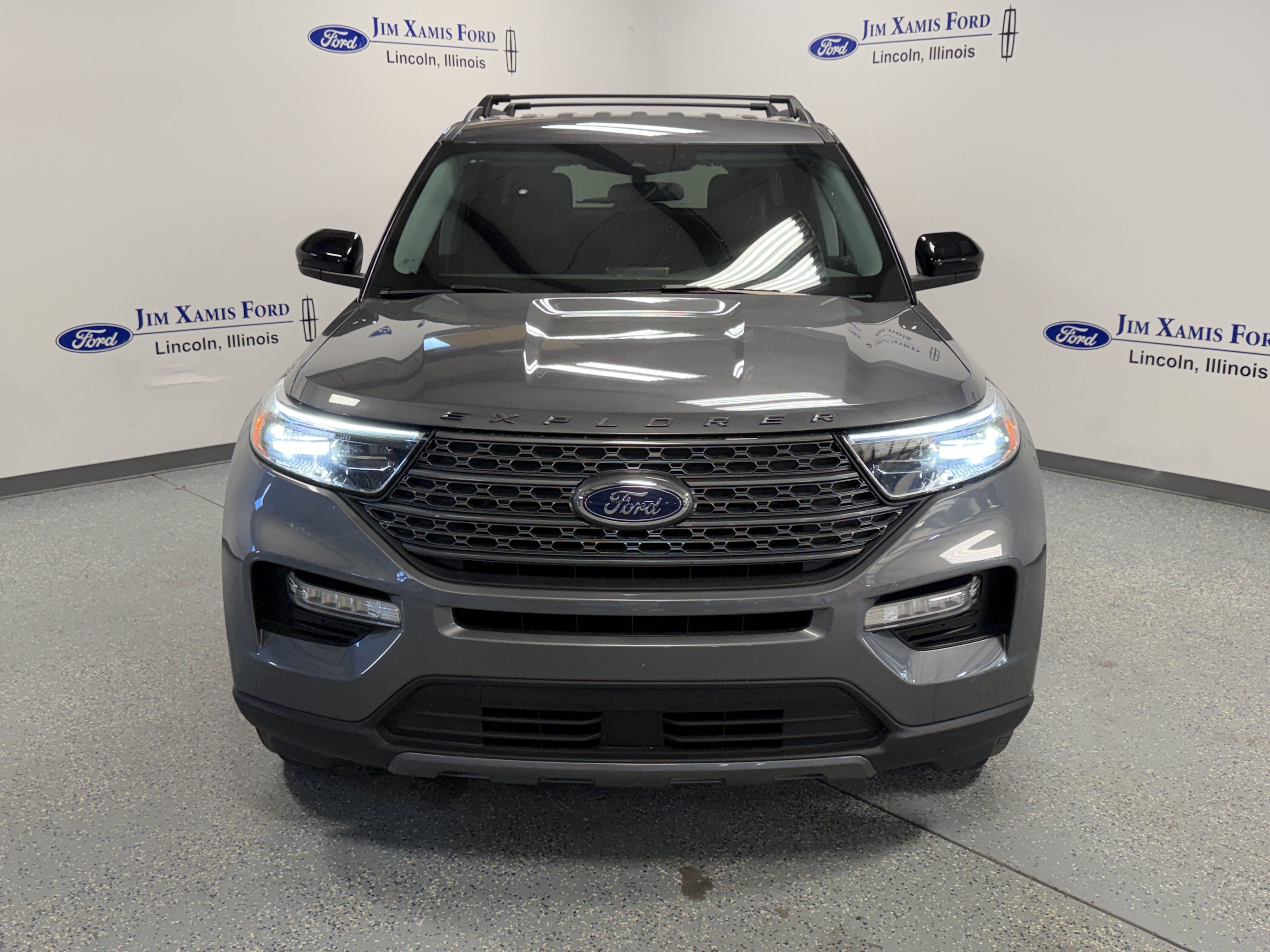 Used 2024 Ford Explorer XLT w/ Equipment Group 202A AWD/4WD image 2