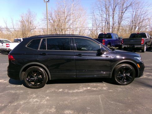 Used 2023 Volkswagen Tiguan SE R-Line image 10