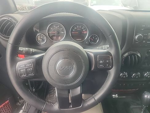 Used 2018 Jeep Wrangler Unlimited Rubicon AWD/4WD image 20