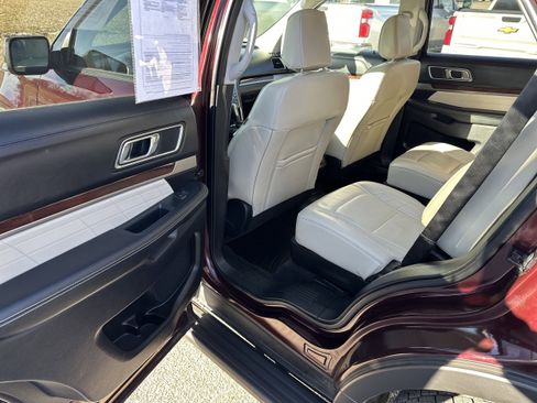 Used 2018 Ford Explorer Platinum image 22