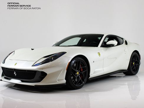 Used 2020 Ferrari 812 Superfast RWD image 1