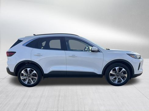 Used 2024 Ford Escape Platinum image 8