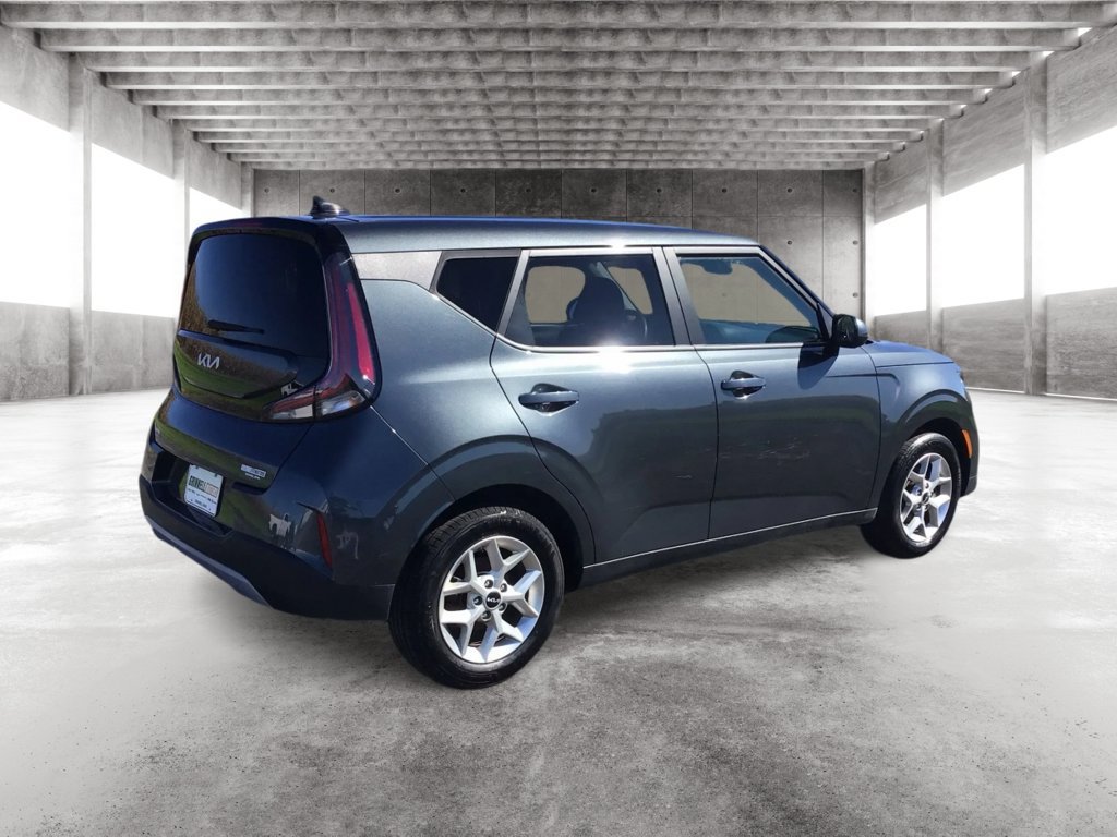 Used 2024 Kia Soul LX w/ Option Group 015 FWD image 5