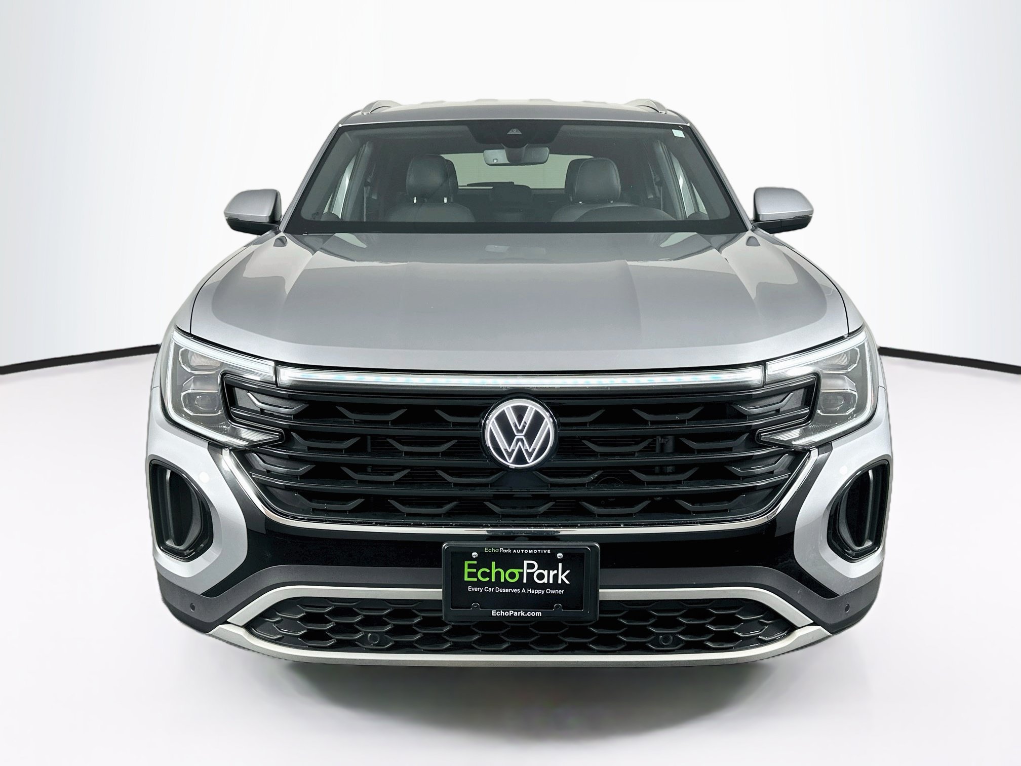 Used 2026 Volkswagen Atlas Cross Sport SE FWD image 2