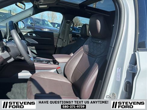 Used 2025 Ford Explorer Platinum w/ LUX Leather Package image 15