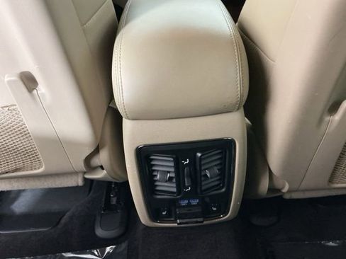 Used 2018 Jeep Grand Cherokee Limited image 24