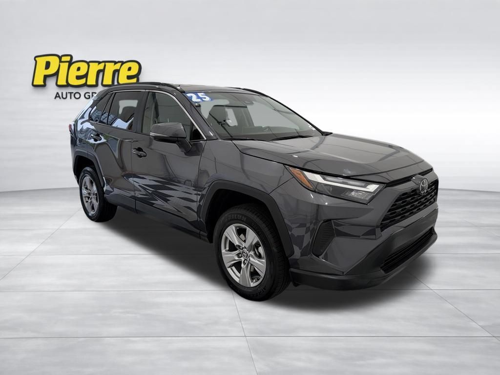 Used 2025 Toyota RAV4 XLE FWD image 6