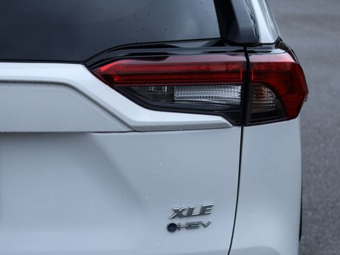 Used 2025 Toyota RAV4 XLE image 23