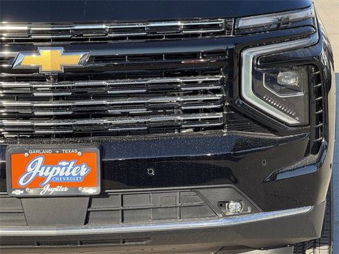 New 2026 Chevrolet Suburban High Country image 7